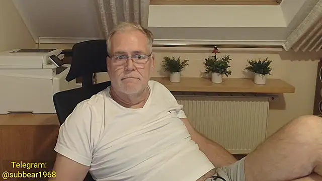 subbear1968 Live XXX-Chat