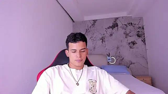 Онлайн чат XXX DrakoStonee_