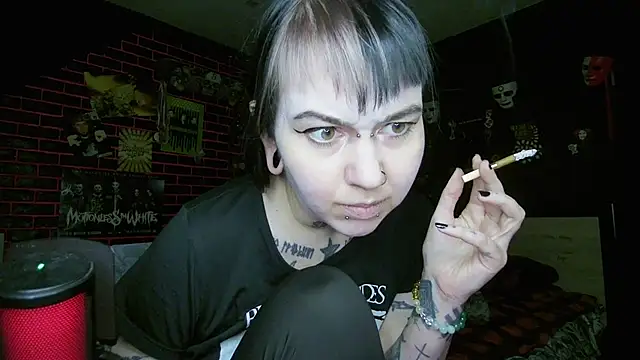 XXX chat uživo modela MessalinaOfficial