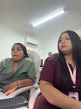 Mia_roussee_ Chat XXX in diretta