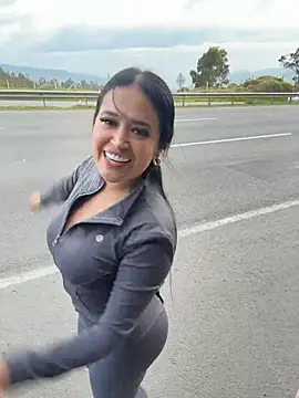 Show modela Sara_fun na web-kameri