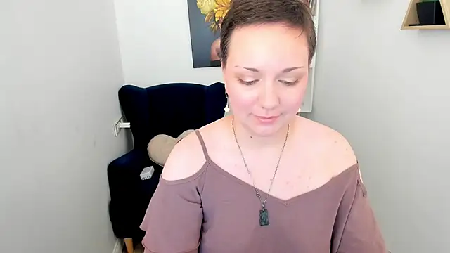 GoldenHazee live XXX chat