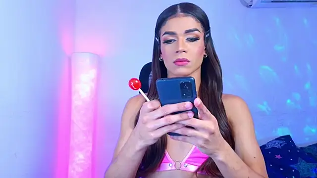 Chat +18 de latin_ts ao vivo