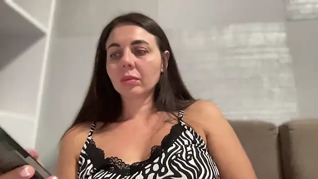 XXX chat uživo modela Darsy_Rox