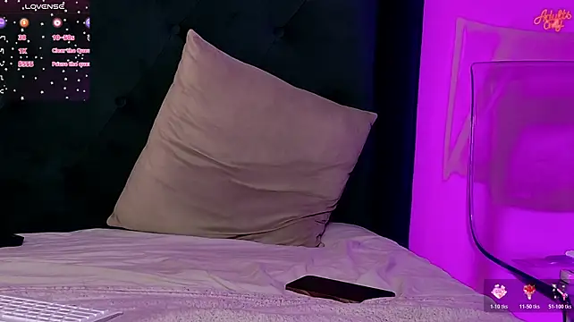 TiffanyF Chat XXX in diretta