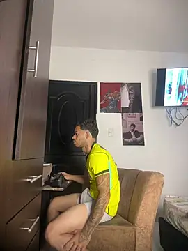 Enzomoretti__n Live XXX chat