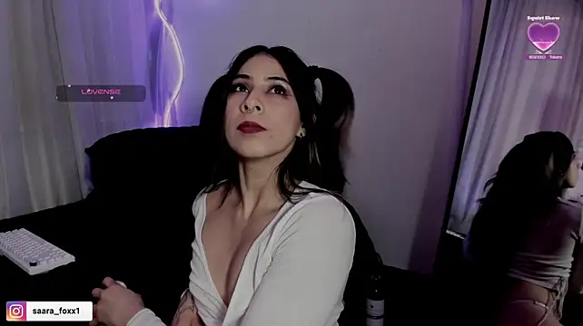 Sara_Foxx1: απευθείας συνομιλία ΧΧΧ