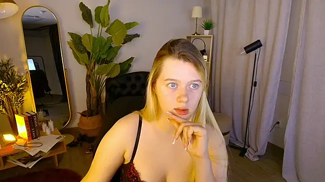 CelestineMauriac's Live XXX Chat
