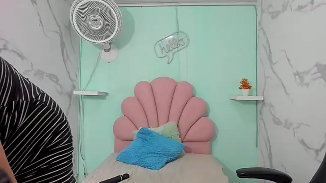 valeria_martinez19 现场XXX聊天