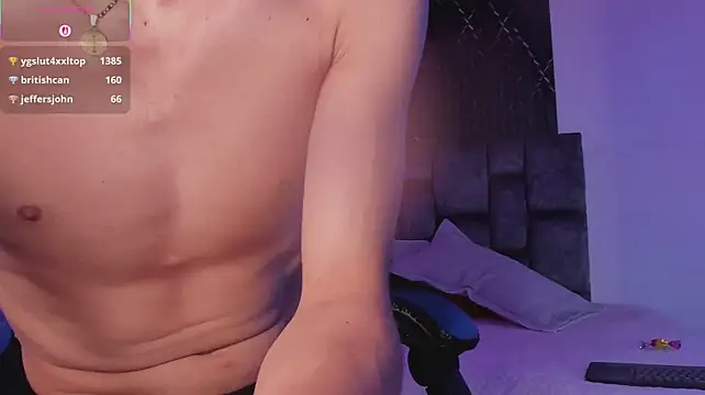 XXX chat uživo modela Alexxus_Smith