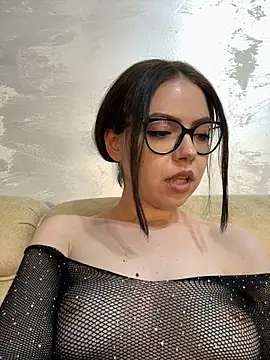 Chat +18 de KaylaLewyss ao vivo