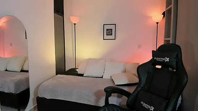 ChloeMoreti 现场XXX聊天