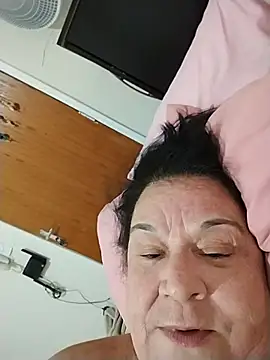 Chat +18 de YayaMineira ao vivo