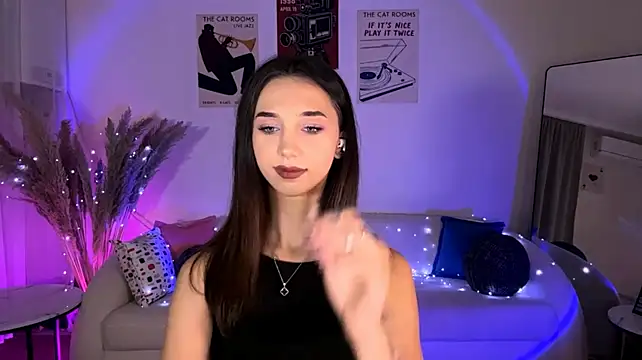 LinaMour Adlı Modelin Canlı XXX Sohbeti