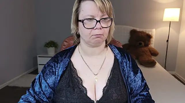Онлайн чат XXX BonnnyBoobsy