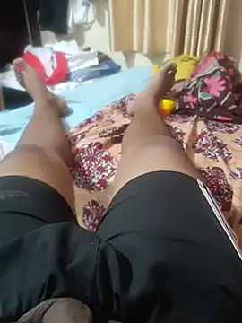 הופעת וובקאם של hottboyakash6969