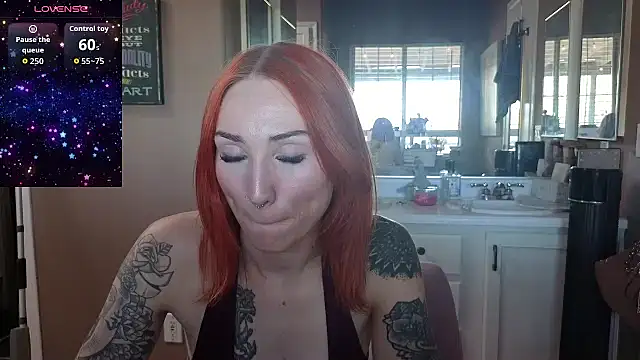 Chat XXX en directo de ThornsandHoney