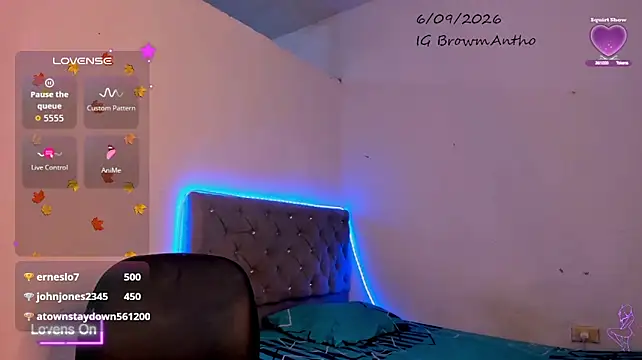 Chat +18 de Anthonellabroowm ao vivo