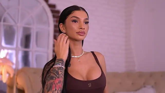 NyssaSky Chat XXX in diretta