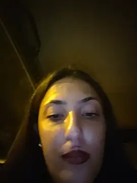 IRINA_DIAMOND Adlı Modelin Canlı XXX Sohbeti