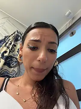 -_MiaQueen_- – Live XXX-chat
