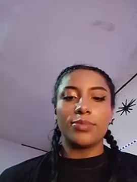 KattyBerryX Adlı Modelin Canlı XXX Sohbeti