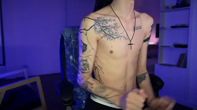 XXX chat uživo modela Den_BlueXx