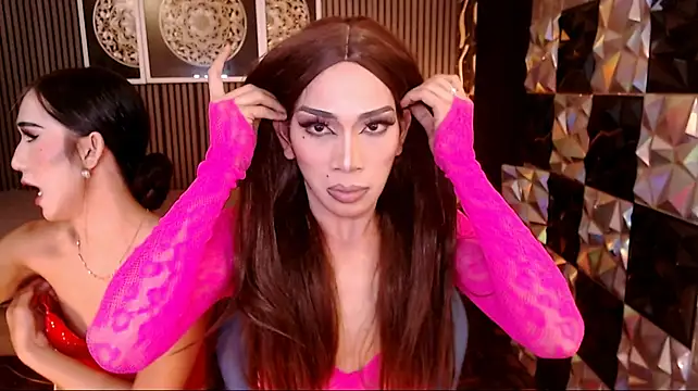 Chatroom XXX en direct de PrettyHorseCockTrans