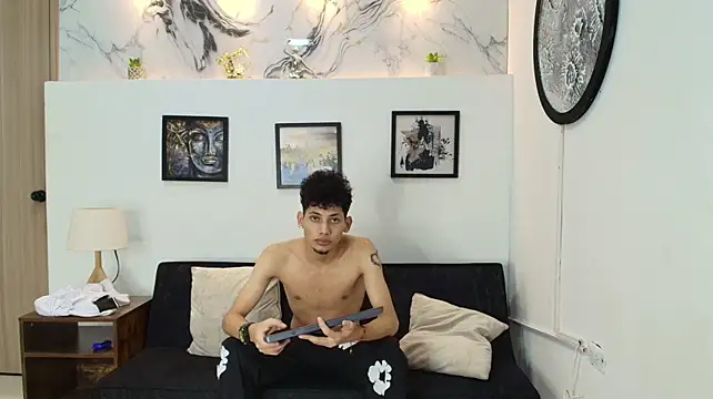 YOUNG_BOYS_HELL: απευθείας συνομιλία ΧΧΧ