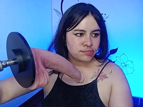 Онлайн чат XXX Magic_Alicee_