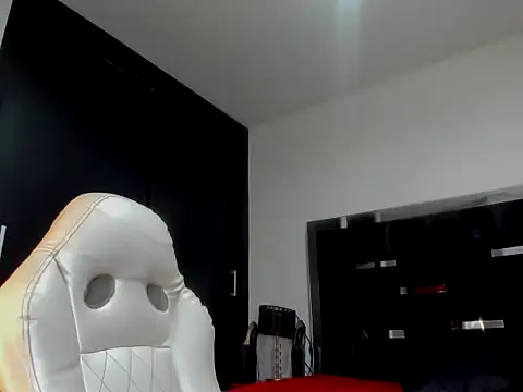 Miranda_bigcock3's Live XXX Chat