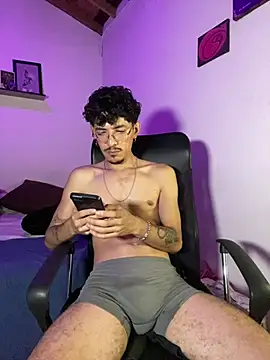 Chat +18 de oreuk_dv ao vivo