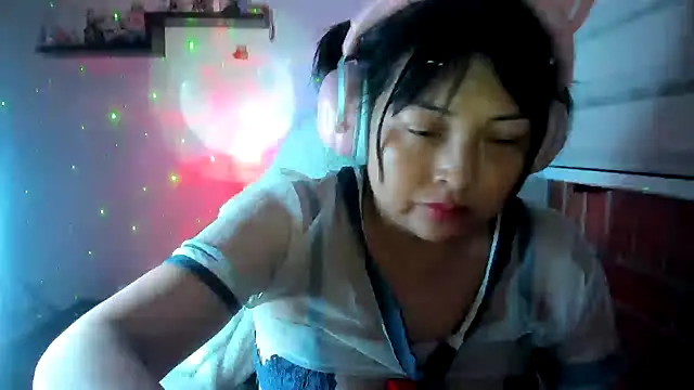 Shaddycute_ Chat XXX in diretta