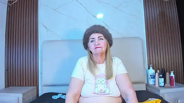 queenstarhy's Live XXX Chat