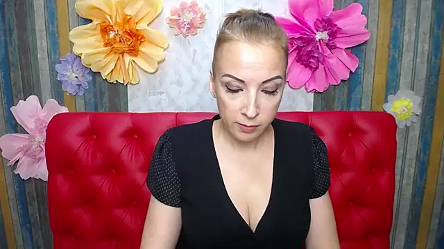Онлайн чат XXX ElizabethSho