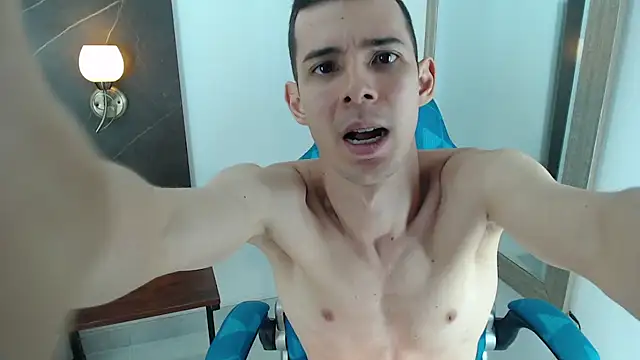 Živý XXX chat Brandon_Wolf
