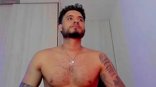 AUSTINN_TORRES Adlı Modelin Canlı XXX Sohbeti