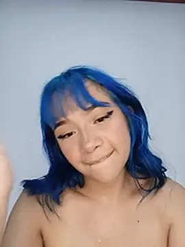 mistyyblue Adlı Modelin Canlı XXX Sohbeti