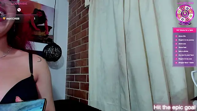 kyliejenner_hot's Live XXX Chat