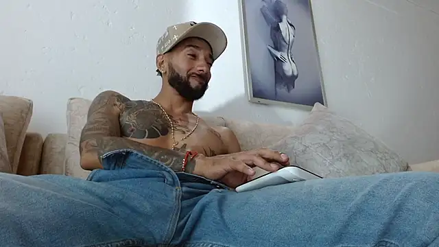 צ'אט XXX בשידור חי של LukasScott_