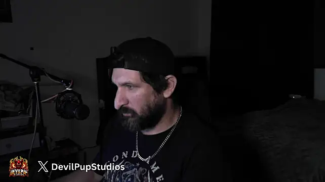 DevilPup75_ élő XXX-chatje