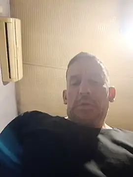 hernan198on Live XXX chat