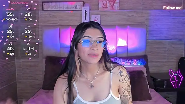XXX chat uživo modela mia_devine_