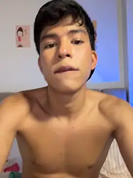 GoldenBenn's Live XXX Chat
