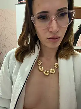 Irresistible37's Live XXX Chat