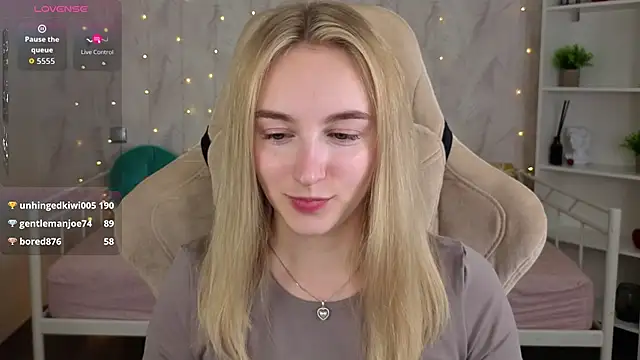Shy_Polly: онлайн-секс-чат