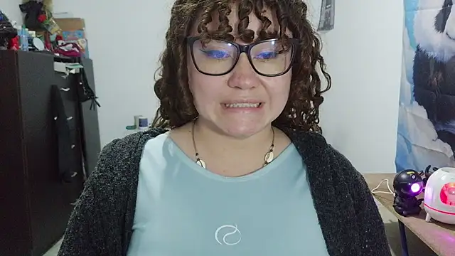 دردشة curly_greeneyed الجنسية المباشرة