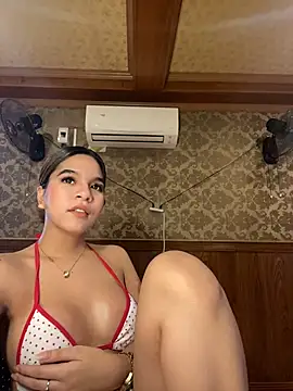 slutty_aki Live XXX-Chat