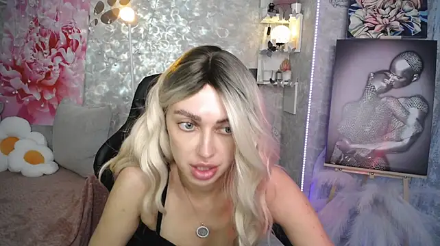 NickyAdamidi live XXX chat