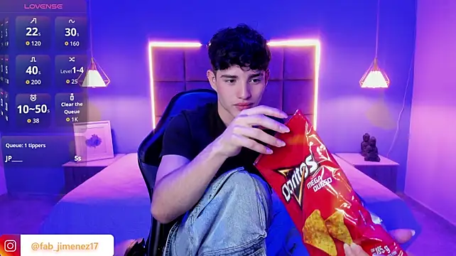 Živý XXX chat AlejooTwink